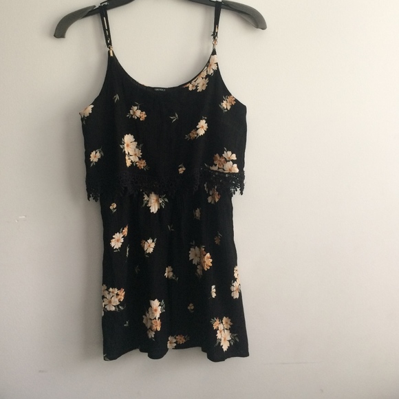 Forever 21 Dresses & Skirts - NWOT Forever 21 Floral Dress